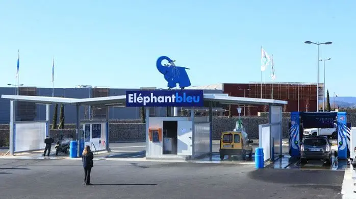 On a passé la franchise Eléphant Bleu à la loupe, et voilà l’essentiel