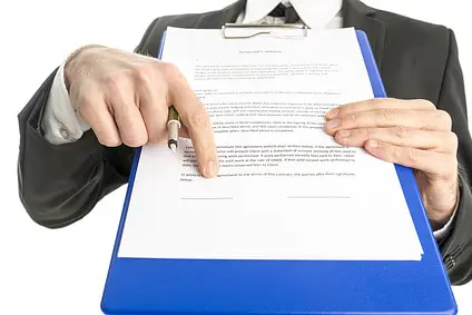 Le contrat de franchise: clauses, exemples et modèles.